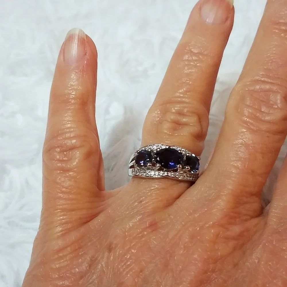 IOLITE AND DIAMOND RING - Picture 4 of 8